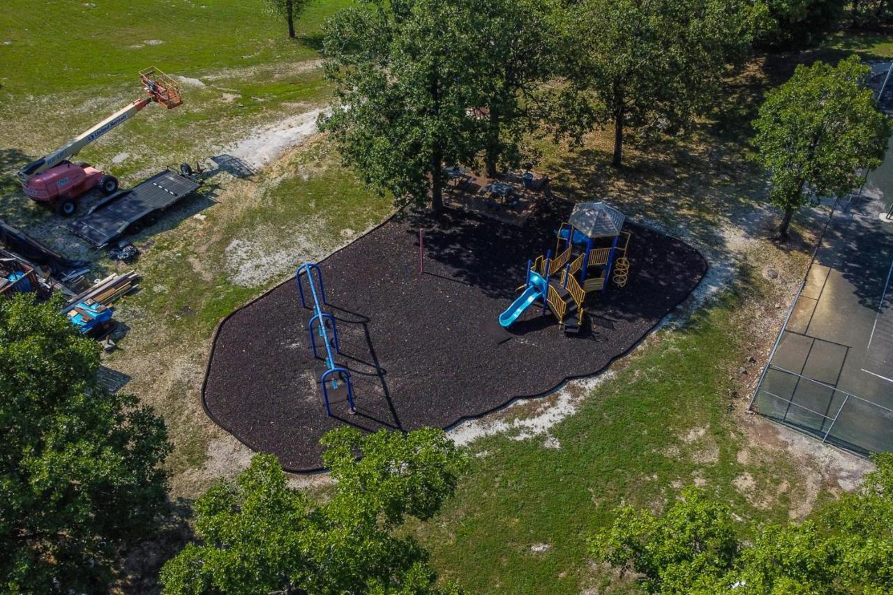 Eagle Nest Resort Pristine Dream Branson Bagian luar foto