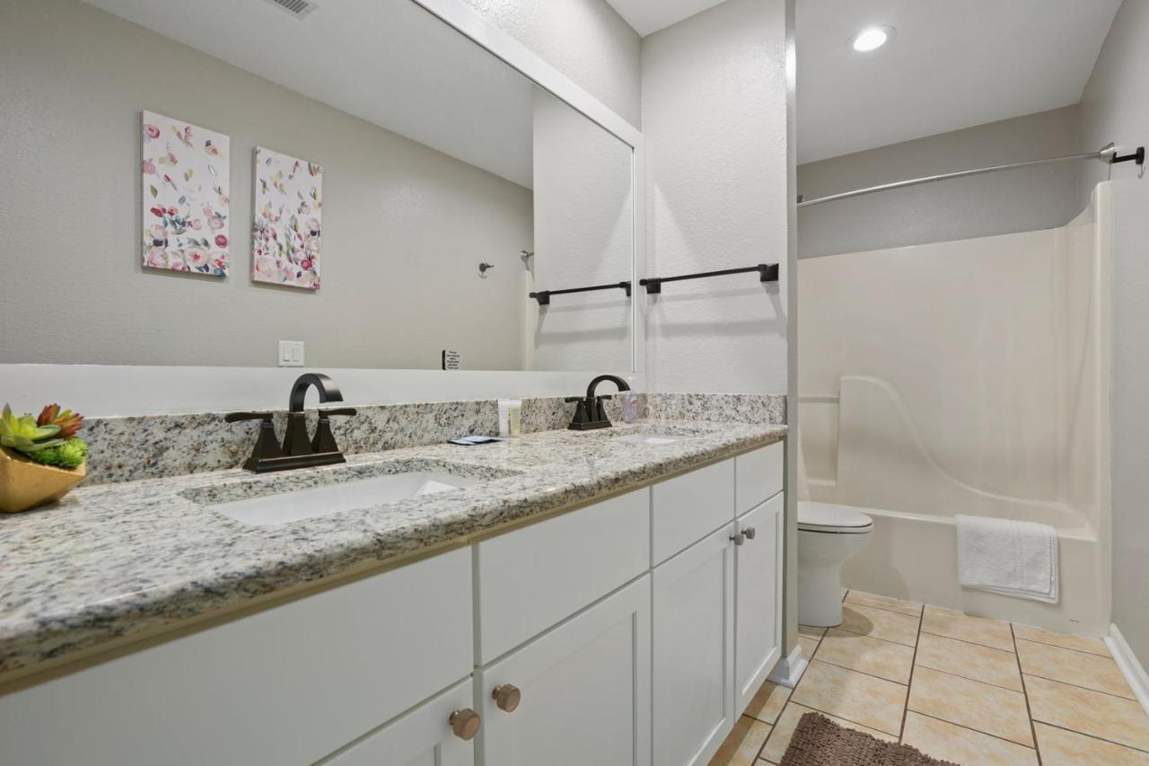 Eagle Nest Resort Pristine Dream Branson Bagian luar foto